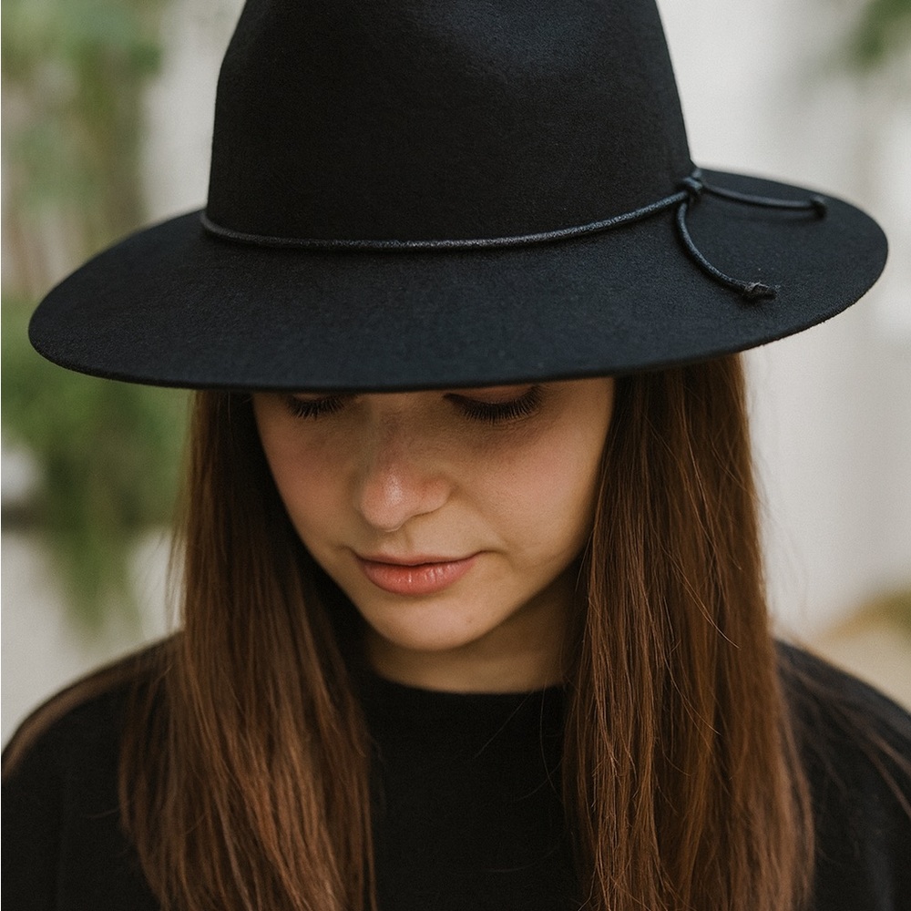 Elegant Black Women's /Men’s Hat 100% wool
